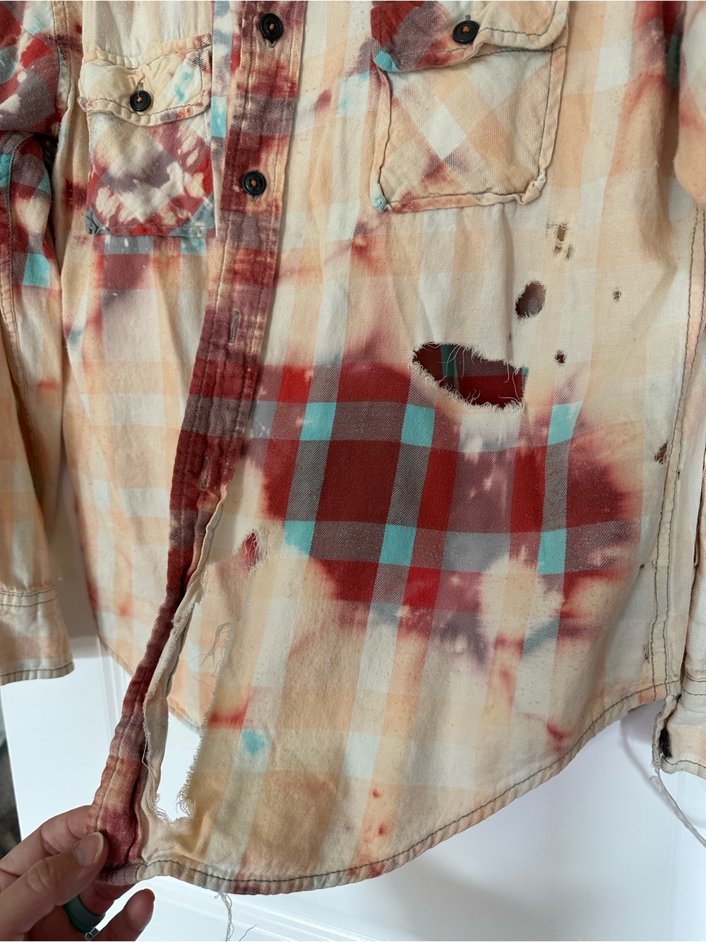 Arizona Jean Co Distressed Plaid Flannel Shirt in Cream, Red & Teal- Large - Picture 4 of 8
